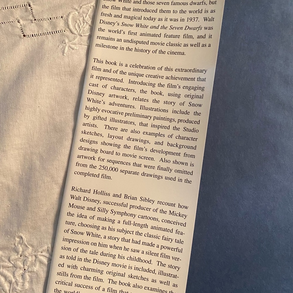 Walt Disney’s Snow White Book - Picture 2 of 8